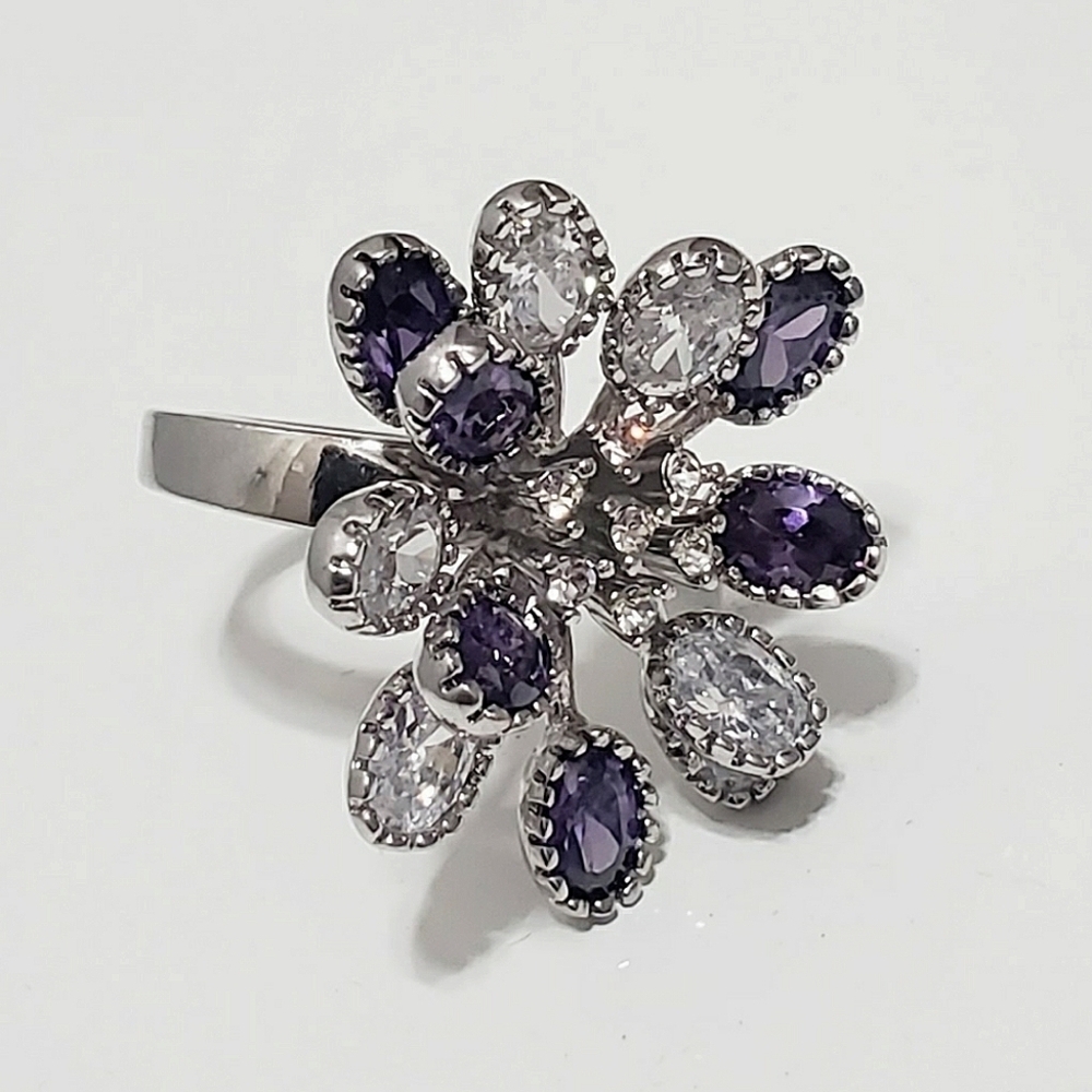 Swarovski - Amethyst Floral Bloom Ring. 🌴